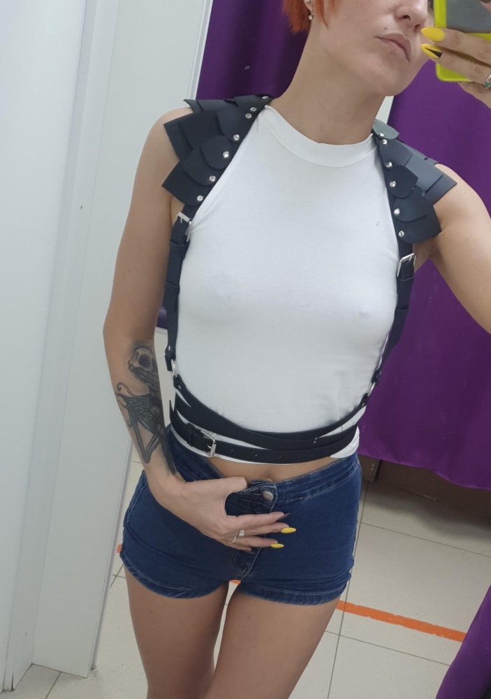 Крутая вещица. Заказывала разные, но эта смотрится отлично.