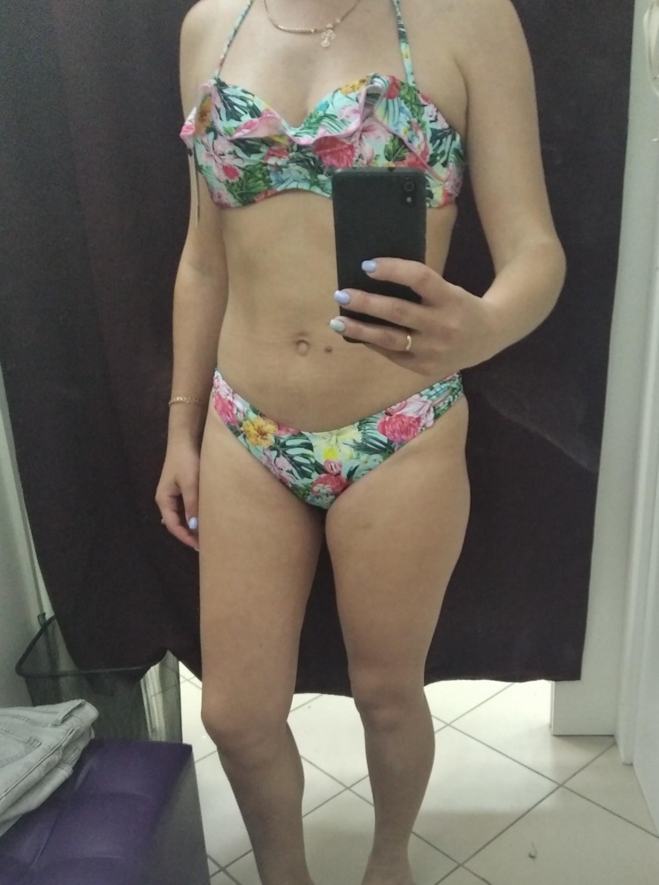 Купальник хороший,но на грудь р1-1.5 сел идеально,но мне не подошли плавки