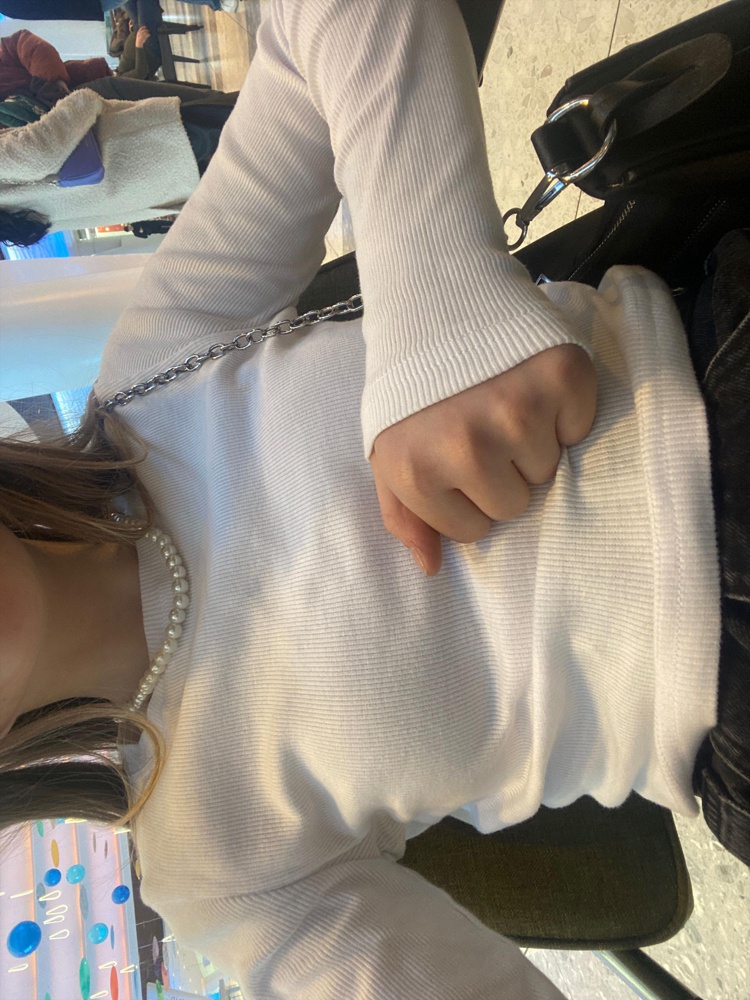 оч крутая не каташиться думала с свой рост метр с кепкой будут длинные рукава, но нет все отлично🫁🫀