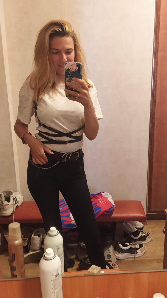 Портупея классная, смотрится секси