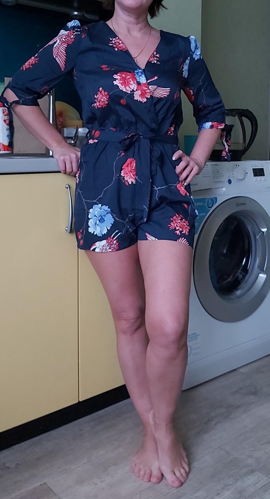 Отлично!! Рост 154, вес 50. Подошло супер. Можно было бы на размер больше взять,но такого не было. Но и этим очень довольна!!!