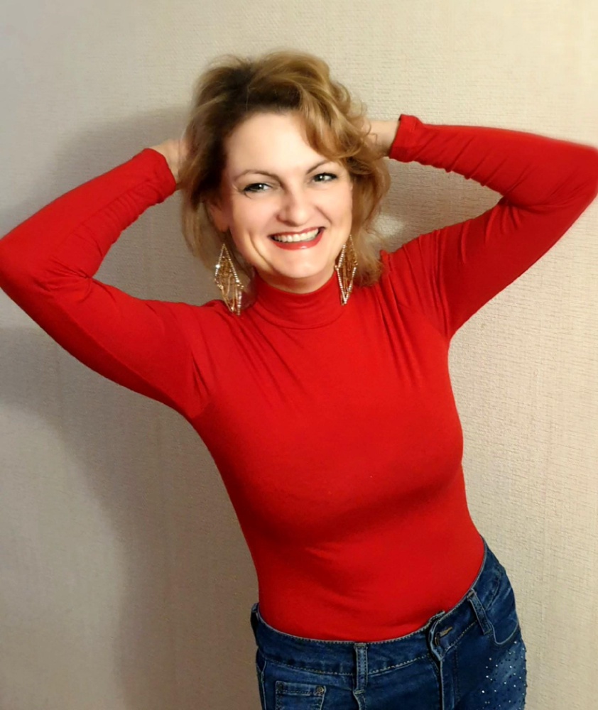 Боди очень понравилось.
Этой же фирмы брала чёрное, а тут красный мой любимый цвет. 
Можно носить как повседневную одежду. Все удобно...Размер соответствует. 
Рекомендую 💯%.