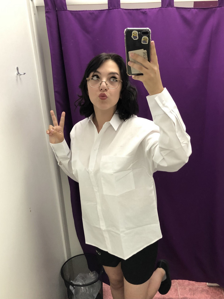 Рубашка очень понравилась💘 Берите свой размер, так как она идёт oversize.