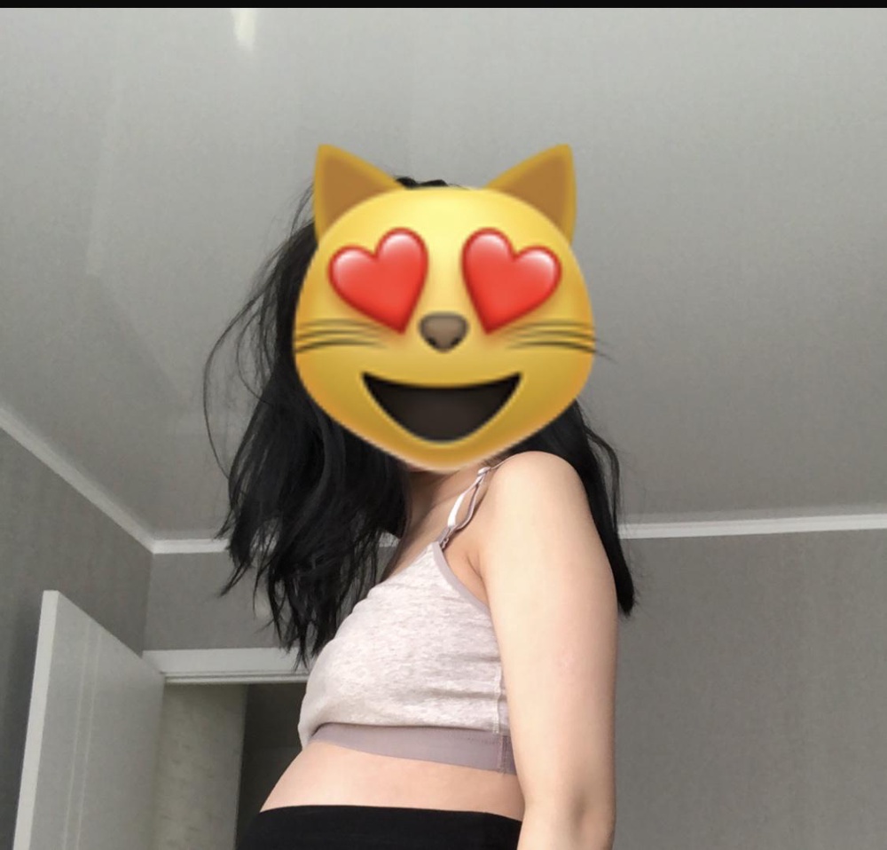 На свой XS-S добеременный набрав 15кг взяла сначала М (давит) , но все равно оставила (в надежде на то, что когда начну сбрасывать вес - буду носить ) . Взяла L все круто ( свободно) как мне нравится - сейчас уже 36 неделя. Цена кажется слегка завышенной (взяла за 3550тг) , но ткань приятна к телу и замочки очень удобны 😍