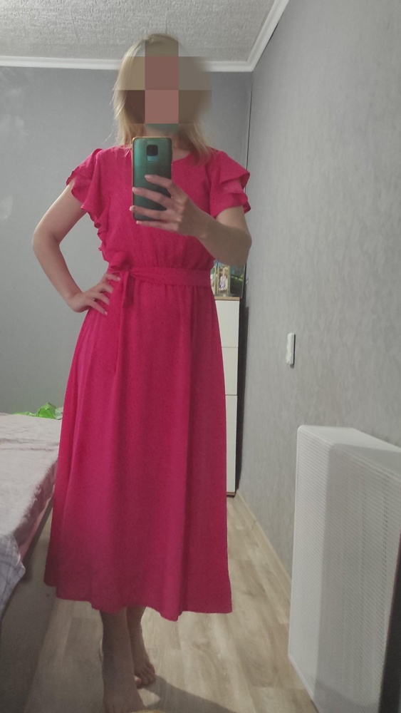 Очень классная комбинация! Покупала под летнее платье, которое просвечивает. Искала именно такую, чтоб ничего лишнего. Мой рост 162, длина немного выше колена. Сначала заказала 36 размер, показалась маловата в груди, перезаказала на 38, подошёл идеально и длина лучше! Вообщем то, что надо! Очень приятный к телу материал. Качество отличное. Рекомендую к покупке!