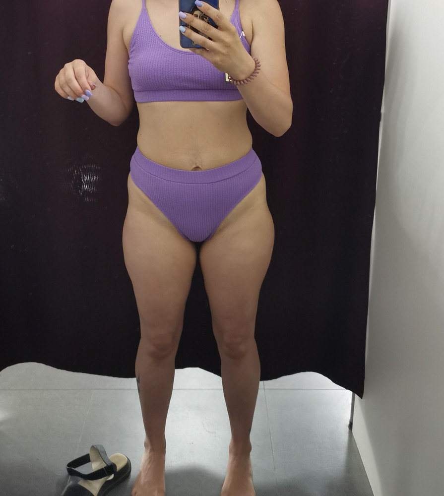 Мне не подошёл, лиф норм а трусы очень впиваются в бока, если брать на размер больше то в груди утону, отказ в пользу другого