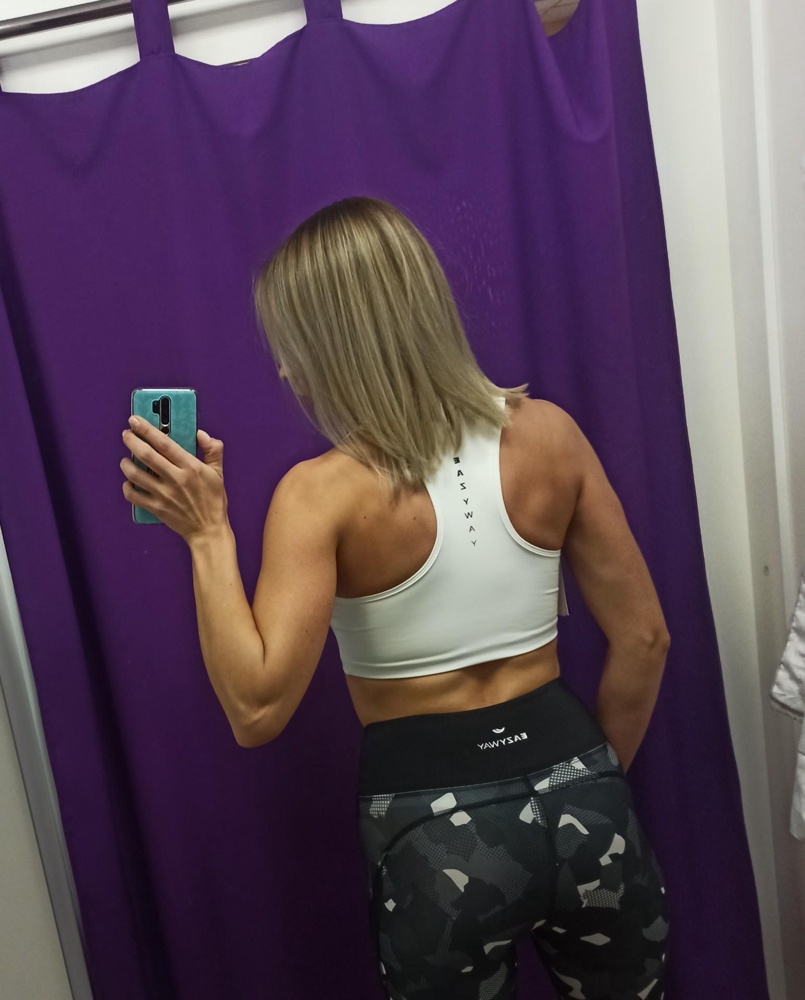 У меня точно такой же черный, мне очень нравится, хорошая поддержка