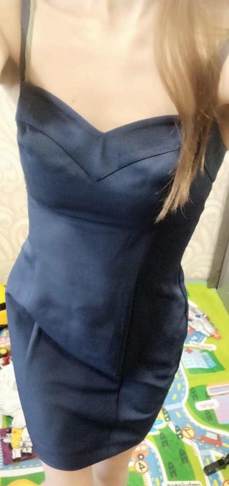 Без накидки понравилось платье, мягкое удобное, но накидка просто ужасно колется, очень неприятная синтетика..