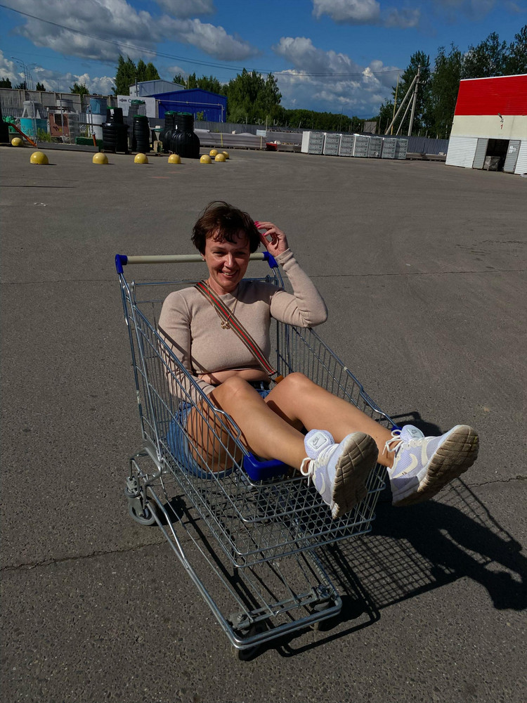 Отличный костюм. Заказываю второй раз. Один для дома,второй для зала. Не просвечивает. Качество хорошее. Рекомендую 