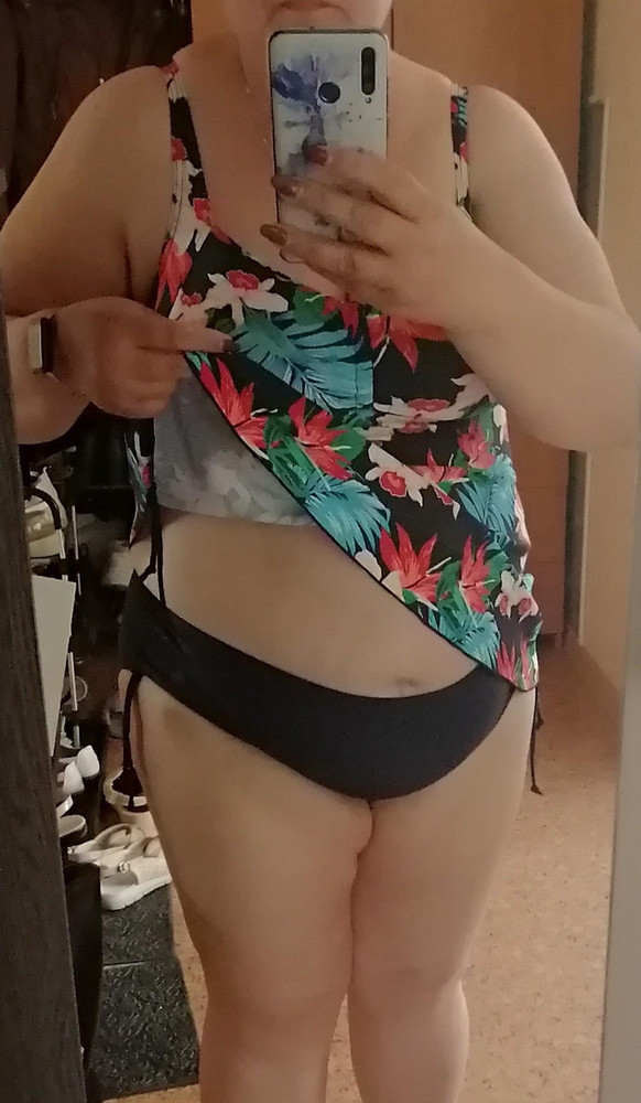 Классный купальник! Товар пришёл быстро. Подошёл по размеру чётко. Расцветка точно как на картинке. Рекомендую