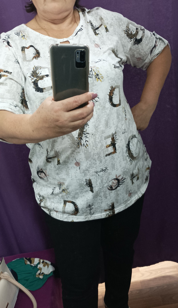 Просто чудо рубашка 350руб всё удовольствие Вель 62размер а по виду совсем не скажешь всё скрадывает да и возраст немного убрался И качественно и удобно 🫶