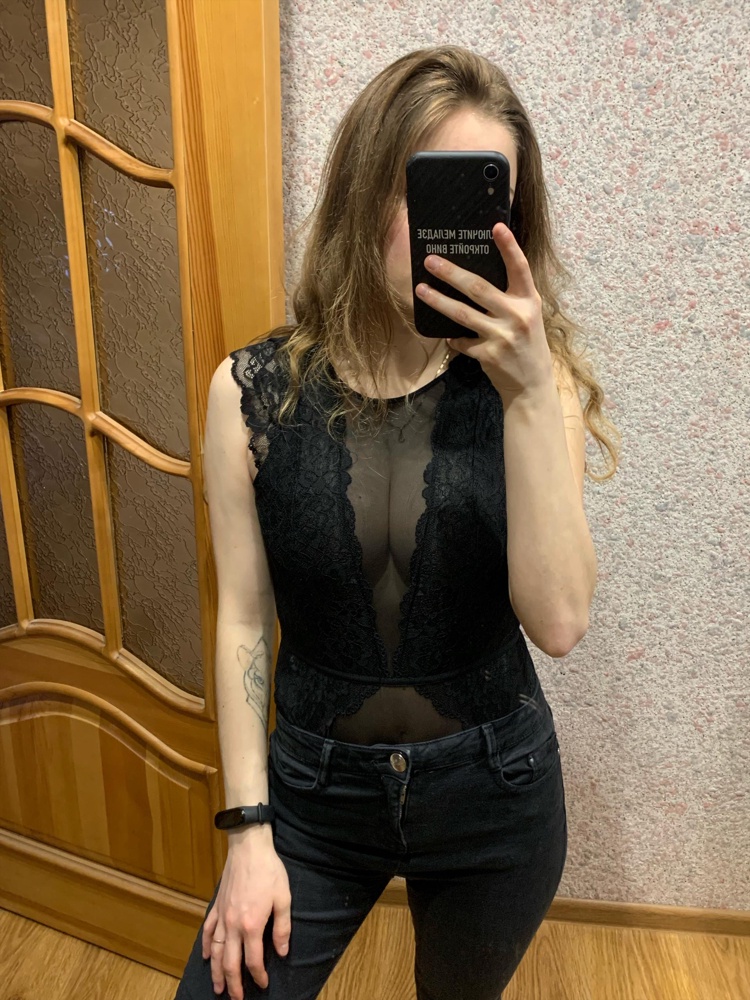 Качество хорошее , но маломерка , рост 1.58 грудь сдавлена конкретно 😒