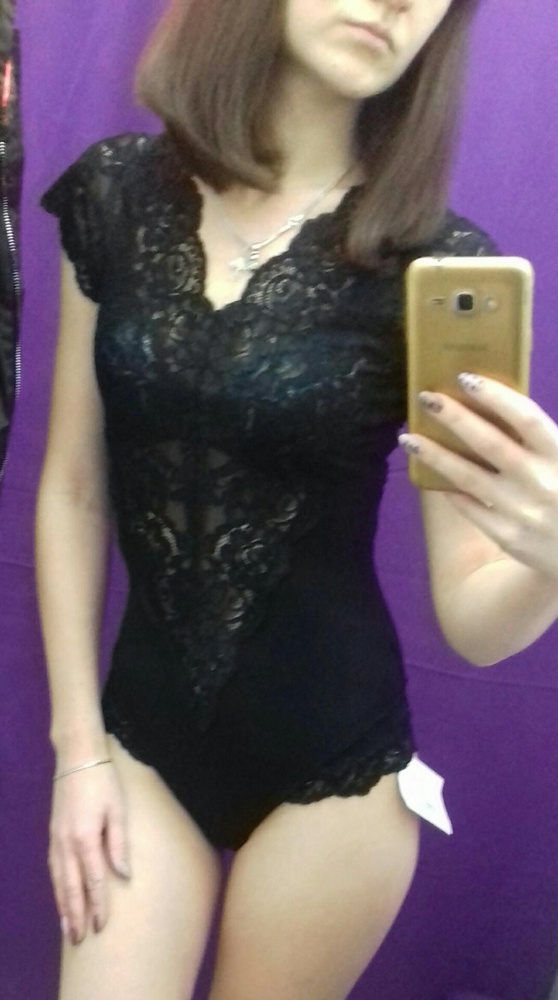 Боди очень классный и приятный к телу. Кружева конечно просвечивают,  но это не проблема подобрав под него нужный бюстик.