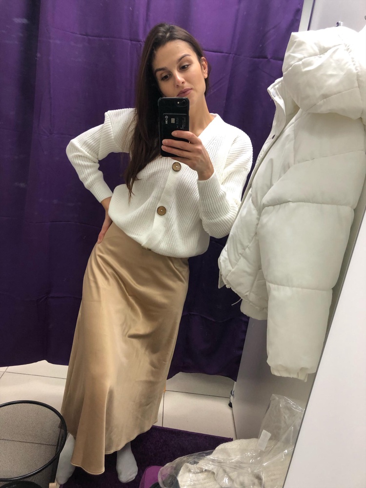 Покупала для фотосессии , все соответствует описанию . За такую цену- шикарная юбка . Спасибо 