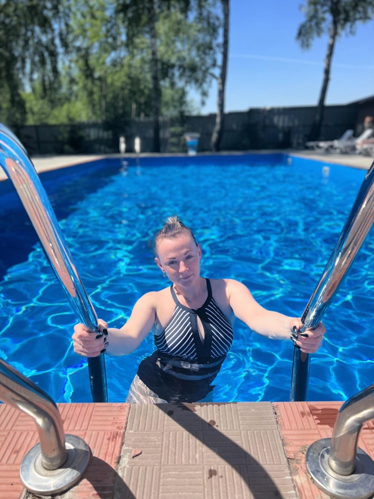 Идеально сел, размер в размер . Красота 😍и ткань классная . Спасибо ☺️ 