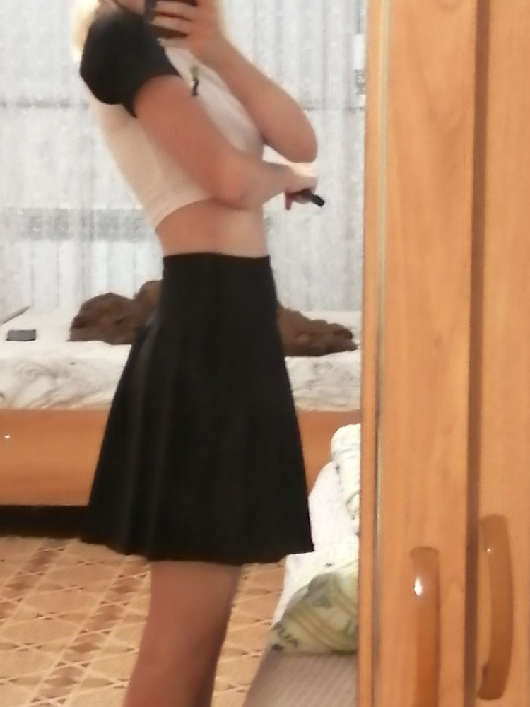 я просто супер пупер счастливая, юбочка села как родная, качество изумительное, ткань ни за что не цепляется, ни жарко, ни холодно, если бы было можно, поставила бы ещё больше звёзд