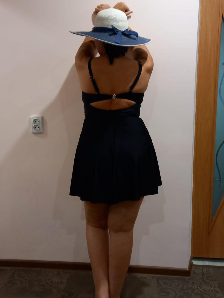 На фото 50 размер/2XL. Качество за 1700 с копейками рублей очень неплохое, не мнется.