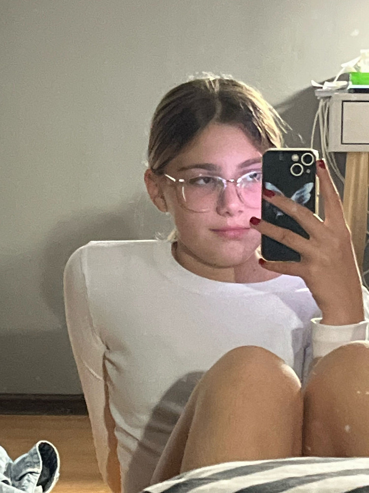 покупала за 378 рублей вроде,прекрасная укороченная водолазка! заказала ещё и чёрную!