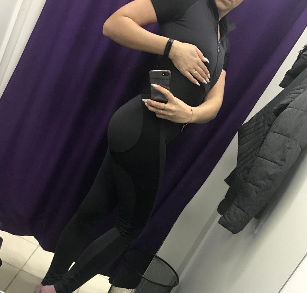 Супер ! Утягивает !! Попу не делает плоской , приятен , 