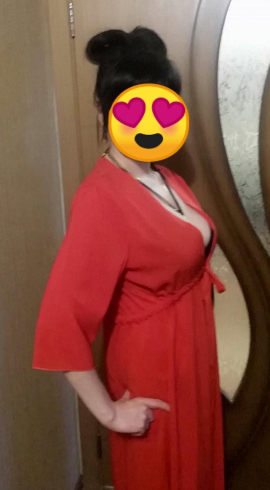 Мне понравилось это пляжное "платье". Цвет не передала камера, но оно ярко красное. Ношу 44-46,рост 158. Взяла 46-48.На мой взгляд подошло хорошо. Мерила 50-52, оно не намного больше.