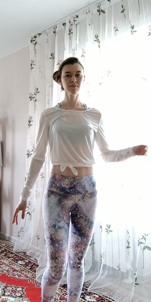 Любовь! Очень женственно, утонченно смотрится. Всегда хотелось не быть "голой" в одном топе, а тут такая прелесть!