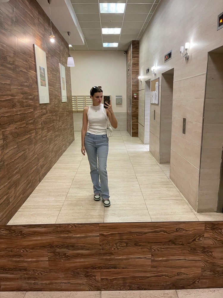 топ суперский, даже не ожидала! ткань плотная, сидит хорошо, обязательно закажу другие цвета 