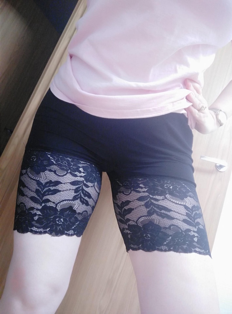 Прекрасные трусы, удобные, кружево не колется, выглядит огонь, секси даже, "бабушкой" трусы не пахнут, как многие в этом дизайне;) короче, плюс плюс плюс!