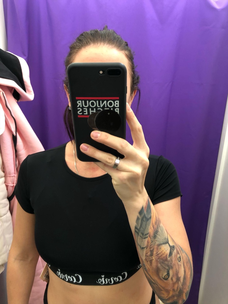 Тонкий хороший топ