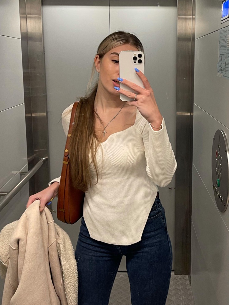 По качеству на 4. Сидит хорошо