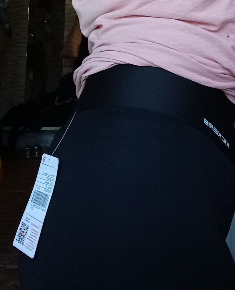 Приятные к телу Леггинсы, качество огонь,на мой 44 подошёл 46 идеально, параметры ОТ- 75,ОБ -99,девки носите со стрингами ❣🤗😂