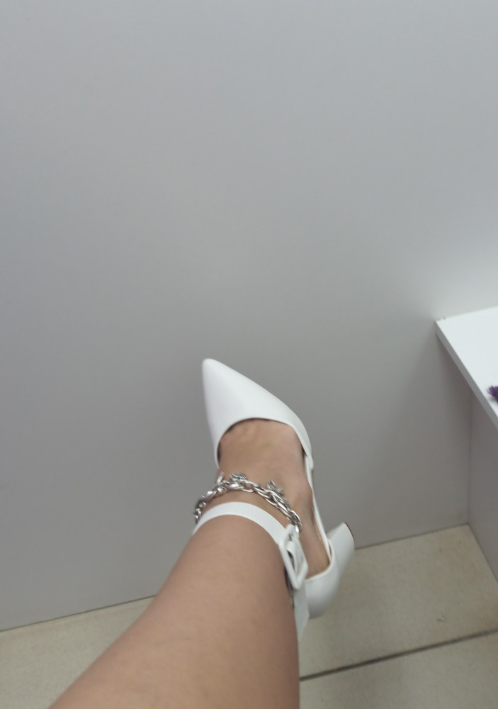 Девочки ,туфли просто космос 🔥удобные ,как тапочки ,смотрится на ноге очень красиво ,я в восторге ! Покупала к свадьбе 
Спасибо продавцу ❤️