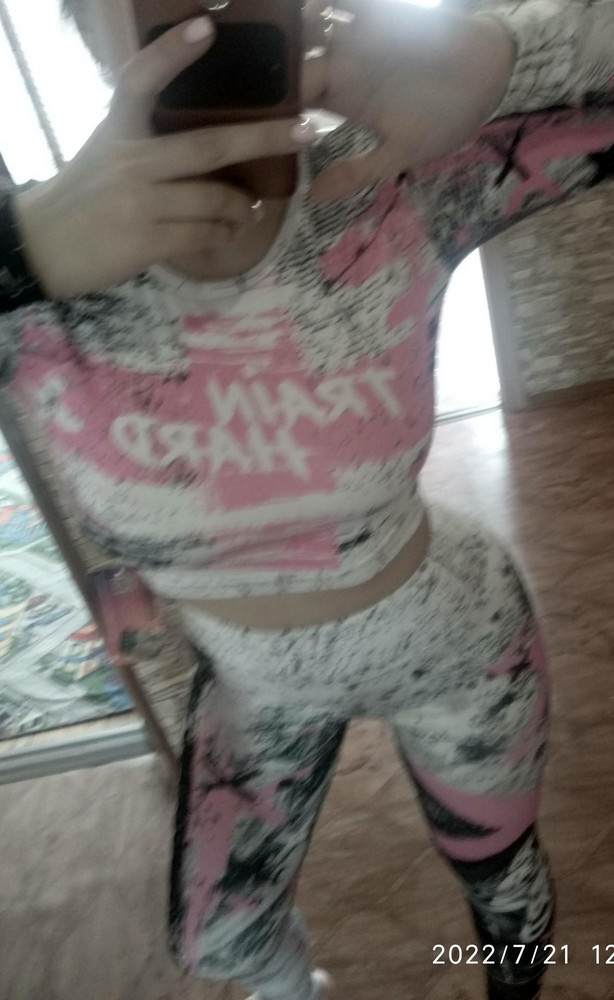 Отличный костюм, тянется, качество  хорошее , пришло все в пакетиках ,все отлично