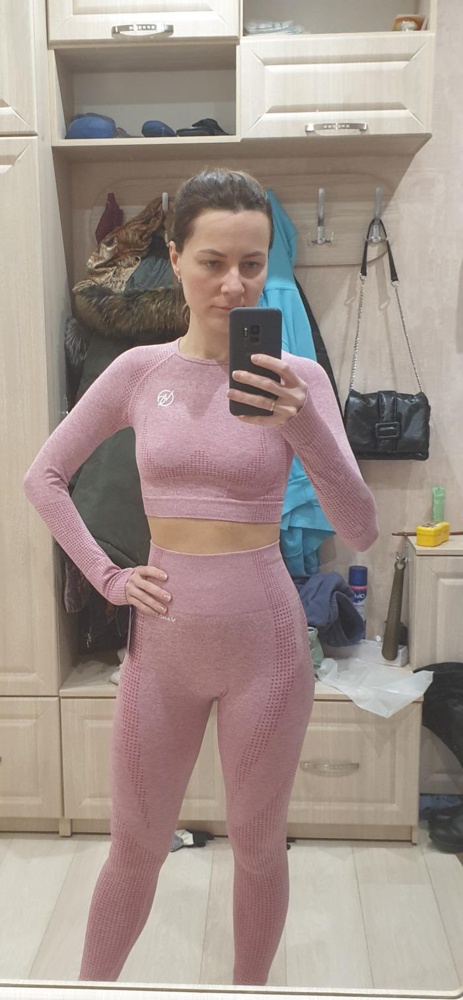 Хорошее качество,плотный, не просвечивает,  верх и низ по размеру, покупкой довольна!