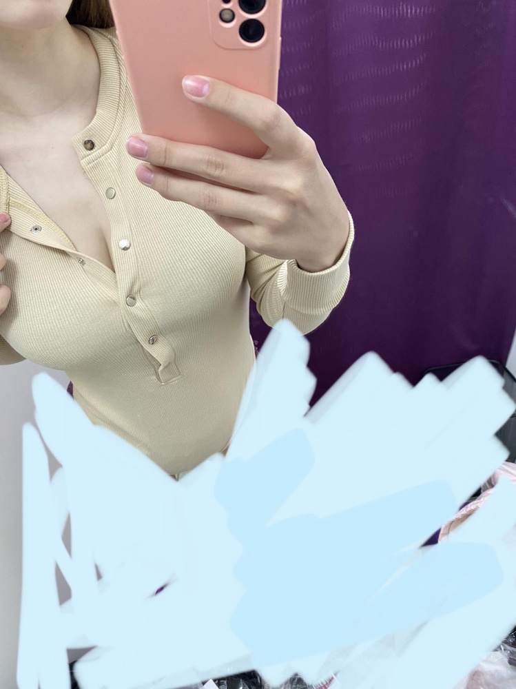 Размер соответствует. Шикарное боди и фирма тоже, заказала два боди этой фирмы и несколько других, больше всех понравилась эта модель, село идеально. Искала чтоб попу полностью на закрывало, и нашла. Советую!) 