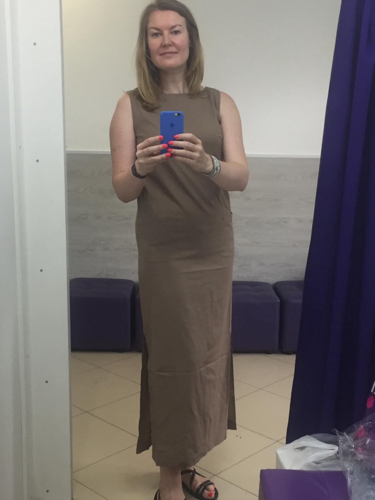 На ОБ 104 и ОТ 82 взяла 50 разм, в самый раз, но цвет темнее чем на фото, прям мешок для картошки ( не украшает оно ( разочарована( возврат ...