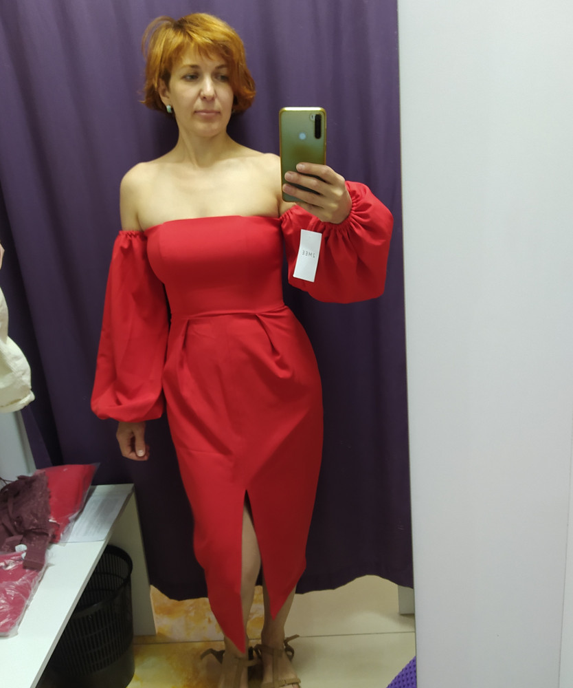 Платье очень хорошее, качественное, приятная ткань. На мой 44 подошёл размер s. Отказалась в пользу другой модели. Платье шикарное! Рекомендую! 