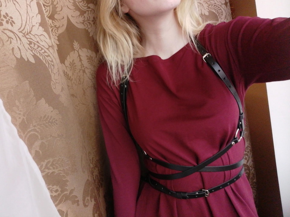 Классная портупея все идеально село, пришла в срок и была уже собрана как надо, не пришлось особо разбираться