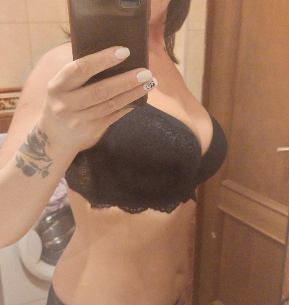 Вроде все хорошо,но как то грубовато и еще было бы лучше если бы брители были не сьемные..в остальном размер соответствует,но очень увеличит грудь..из за цены забрала,спасибо.