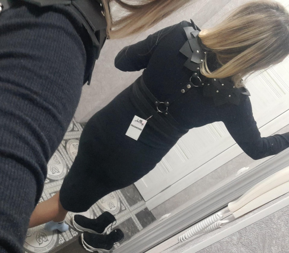 Надо было в размер брать, т.к. ремешок конечно можно обрезать и дырки наделать, а вот застежку придется переклепывать.