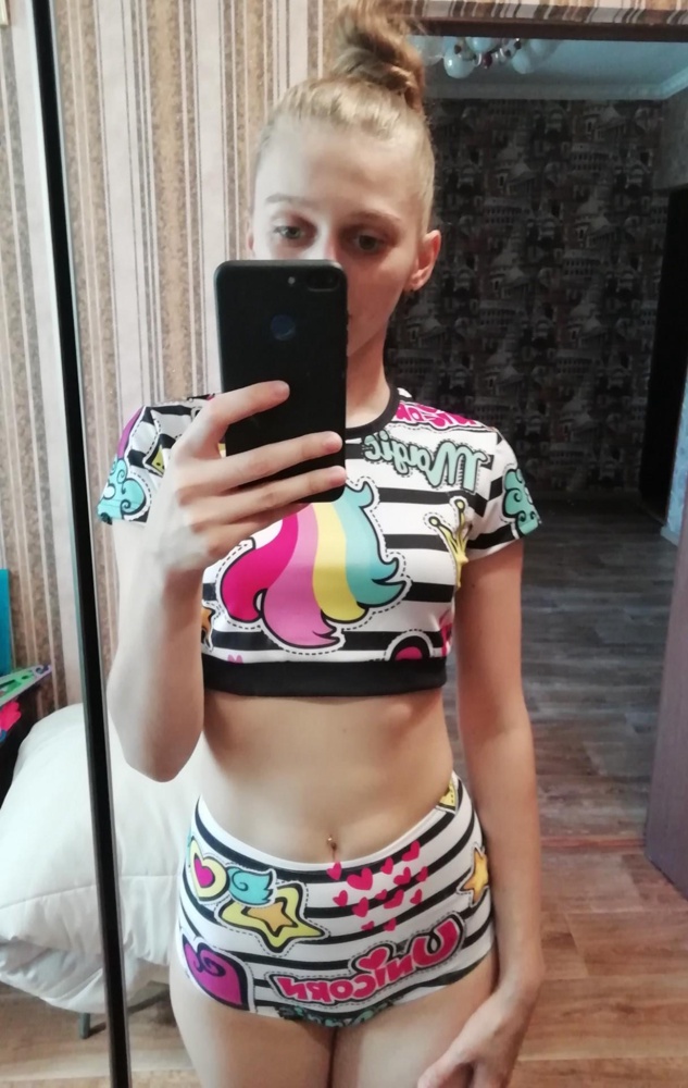 Крутой рашик конечно, но xs оказался большеват на мой xs, странно, а так качество на высоте, фирма молодец)