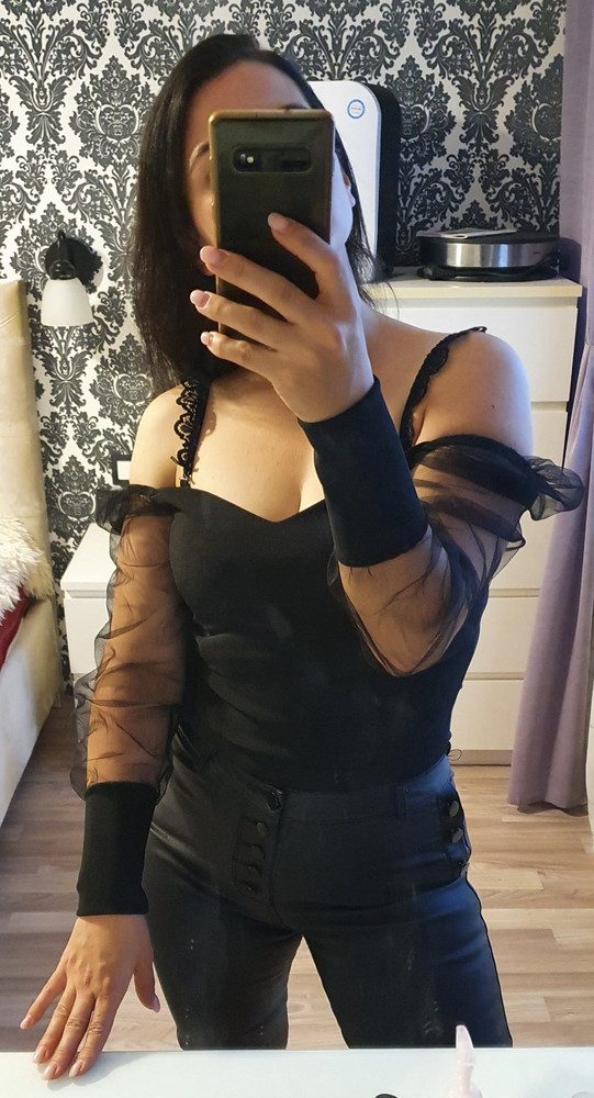 Просто супер. Не думала, что так хорошо сядет.  Блуза огонь.