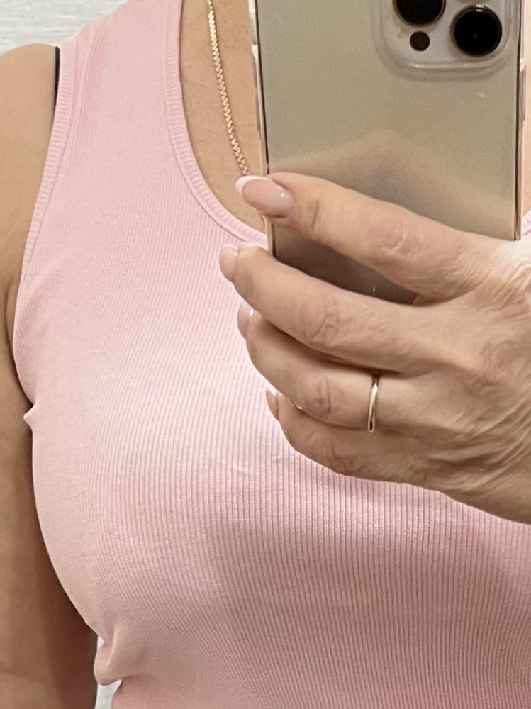 Хорошее качество и цвет бледно-розовый, как хотела! 