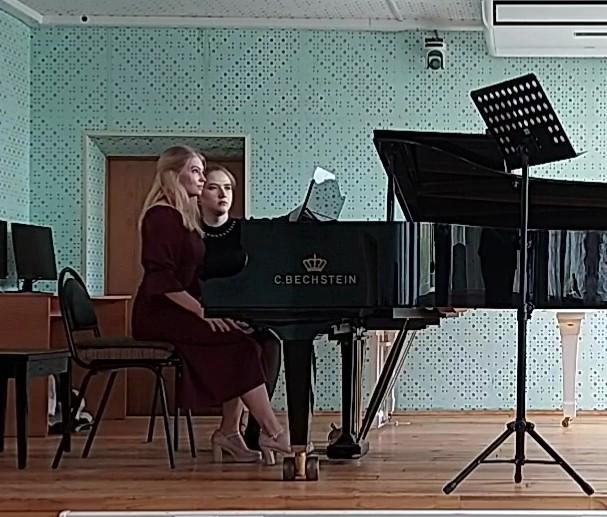 Шикарное платье, которое превзошло всё ожидания! 😍
Выбирала платье на концерт, и оно подошло идеально! 
Заказала в субботу, пришло в понедельник. 
Огромная благодарность! ❤🥰