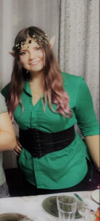 корсет не плохой , качество среднее, больше  для худых , иначе складывается , боялась развалится ,удивил продержался, покупала для образа