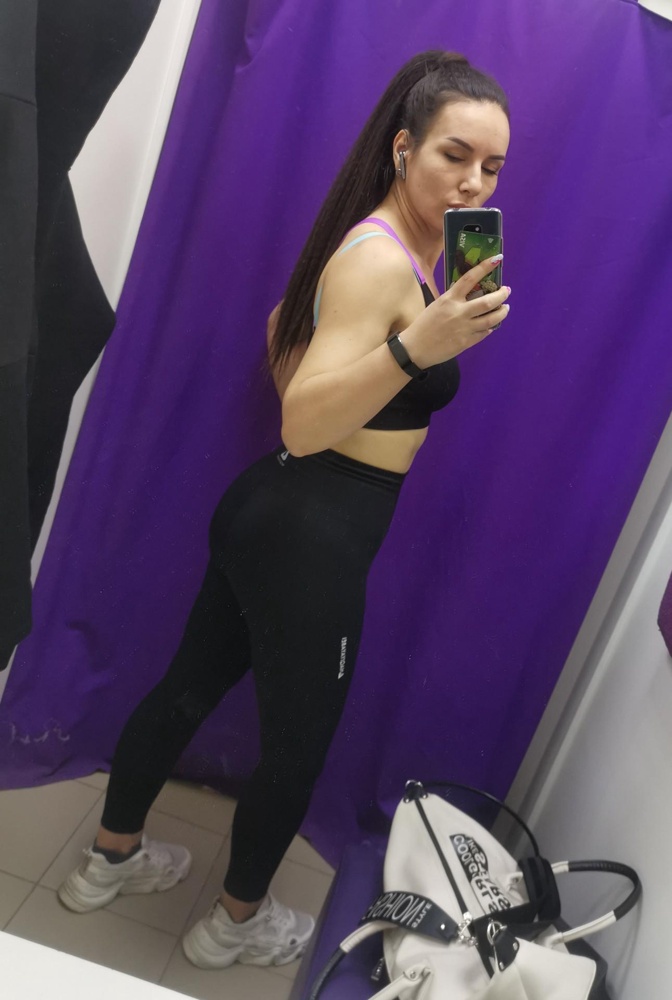 Очень рада приобретению 😊 хорошие леггинсы, на тренировке удобно, ничего не мешает. Очень красиво смотрятся 🔥