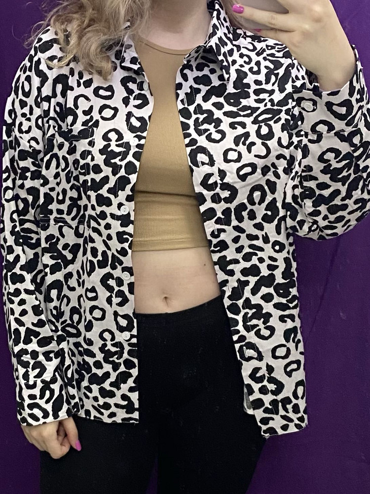 Это НЕ ХЛОПОК! Заметила, что сильно потею, тело не дышит , качество на 4. Если бы знала сразу, что не ХЛОПОК, то не брала бы! Разочаровалась, ОБМАНЫВАЮТ в составе, причём на все 100%. Разные цвета и разные фасоны, какие то шире, какие то уже. Леопард - широкая, салатовая - узкая, розовая -длинная 