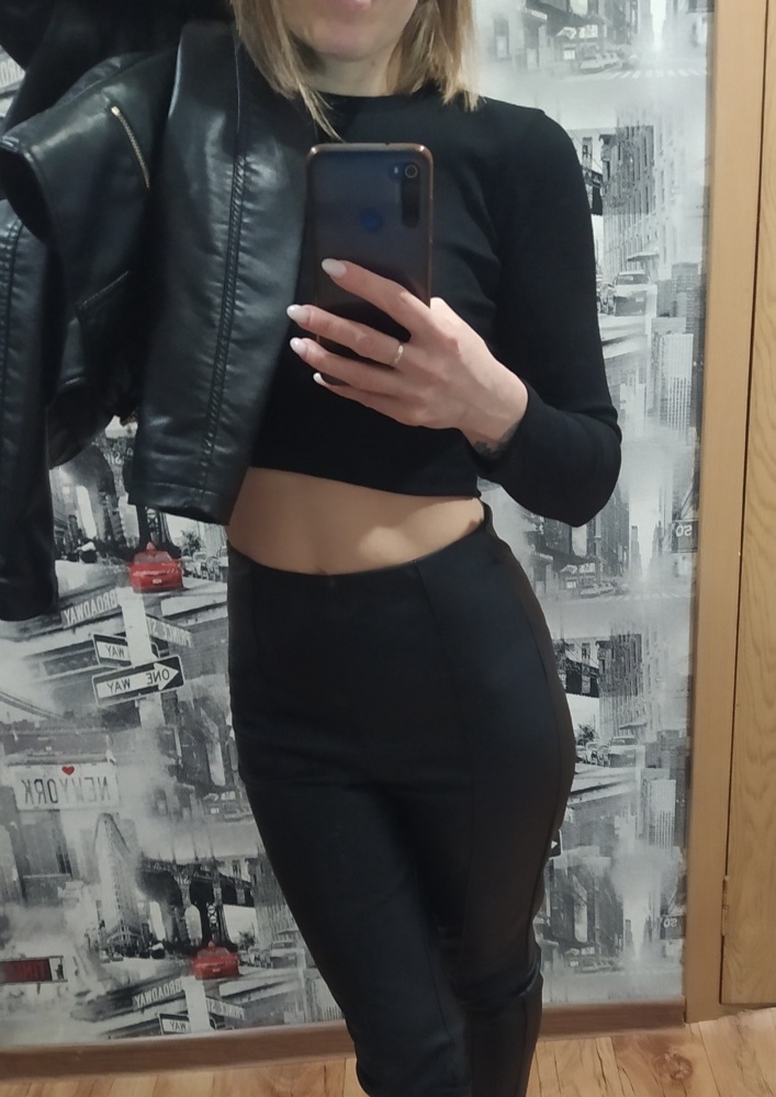 Крутотень) можно одеть и с джинсами и с кожанными штанишками и с длинными юбками интересно смотрится и даже с шортами летом вечерами) Спасибо продавцу! Качество огонь!!! 