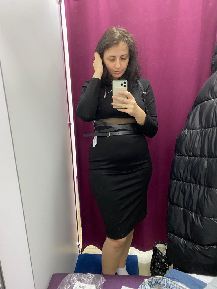 Прикольная. Ещё не носила, но теперь хочется ко всем нарядам ее добавить)