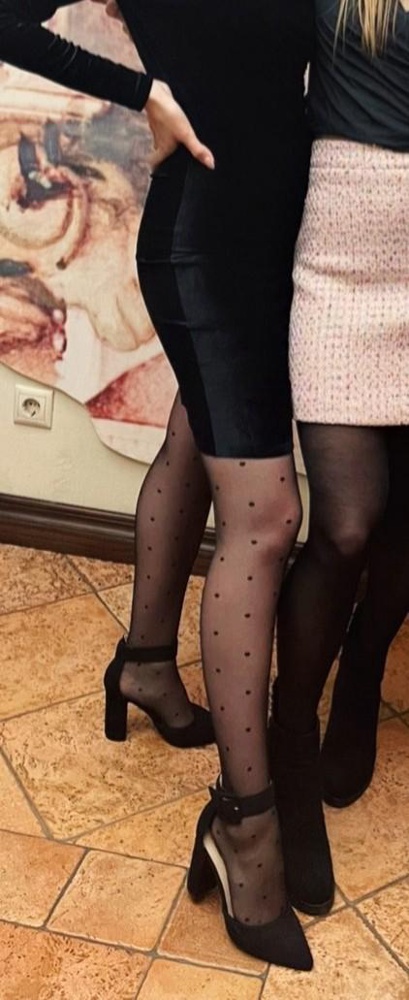 Туфли очень понравились, колодка не очень удобная, но не смотря на это туфли класс, мягкие, за счёт чего ноги не устают. Оттанцевала весь корпоратив и норм, ноги на след день даже не гудели) смотрятся бомба!