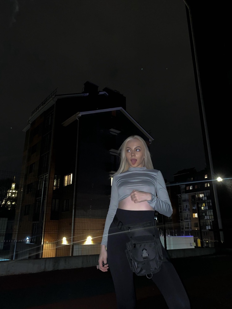 И как это понимать?😂Крутые,две пары сразу взяла серые и чёрные. Резинка тугая,на талии хорошо сидят. Один минус - это похотливые взгляды сильного пола🤣